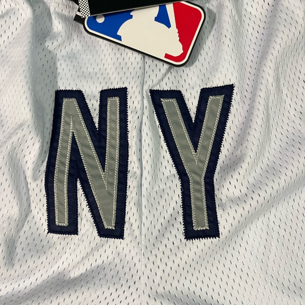 MLB NY Yankees Men's Shorts - Picture 3 of 6